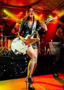 halestorm_live_deluxe_old_national_indianapolis_2013-02-914x1280
